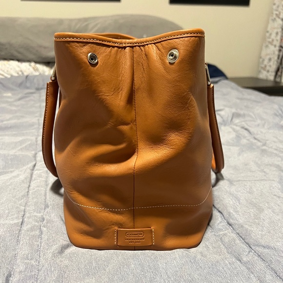 Coach No. D1J-7757 Hamptons Large Tote - Picture 4 of 5